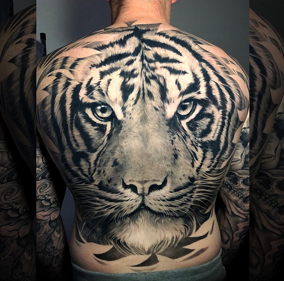 Black and grey tiger face covering the full back
